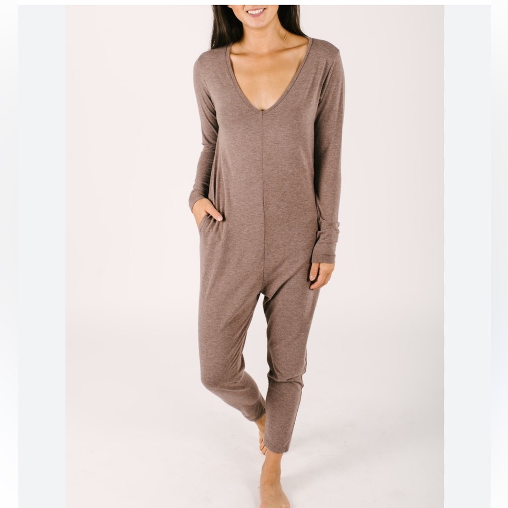 Smash + Tess VGUC burgundy jumper, soft, cosy and stretchy, side pockets